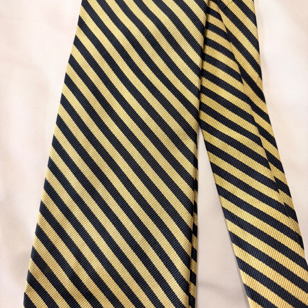 Brooks Brothers Makers Silk Tie Navy Gold Repp Stripe Hand Made USA Mens Tie
